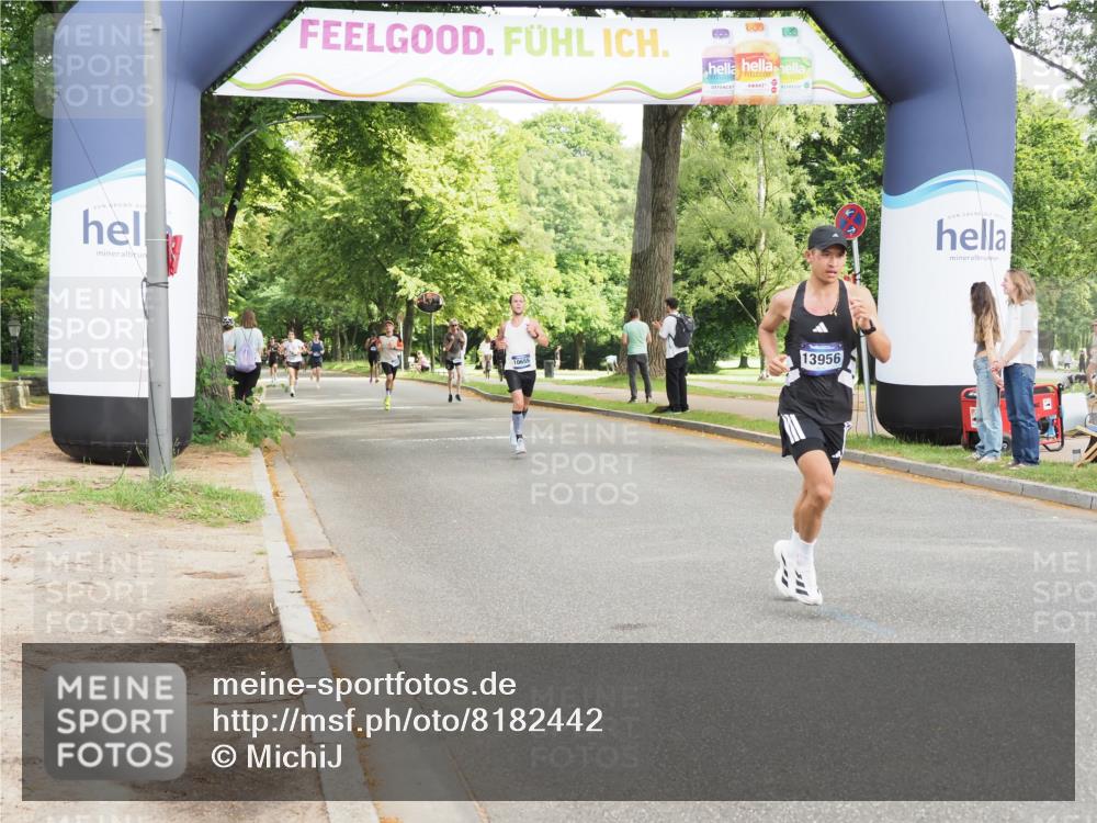29.06.2025 - hella hamburg halbmarathon MichiJ http://msf.ph/oto/8182442 29.06.2025 10:17:31 Zwischen KM18-KM19 1577, 9804, 13941, 13956, 19114 meine-sportfotos.de