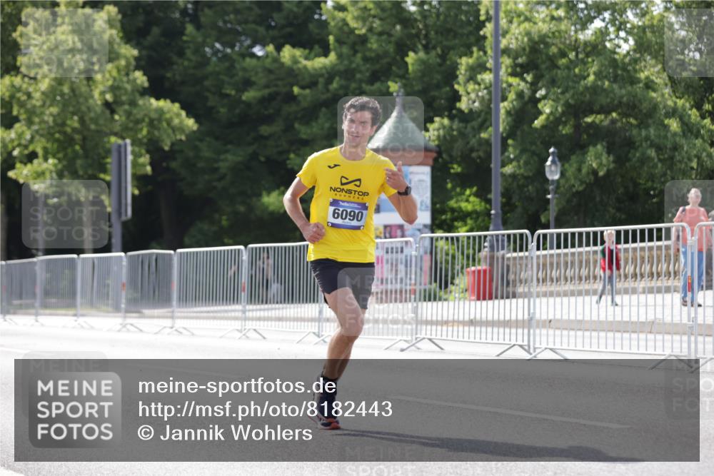 29.06.2025 - hella hamburg halbmarathon Jannik Wohlers http://msf.ph/oto/8182443 29.06.2025 09:42:55 Lombardsbrücke 1271, 4338, 5301, 6090, 7380, 9385, 9565, 9767, 10867, 13374, 14728, 14757, 15483, 15671, 18037, 18328, 18693, 18695, 18989 meine-sportfotos.de