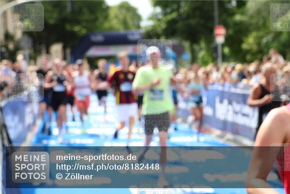 29.06.2025 - hella hamburg halbmarathon Zöllner http://msf.ph/oto/8182448 29.06.2025 10:40:49 Ziel 1631, 1882, 2714, 2750, 4634, 4889, 5014, 5026, 5745, 6429, 7080, 7109, 7622, 8074, 8629, 9294, 9979, 10900, 11959, 14092, 15351, 16201, 16249, 17486 meine-sportfotos.de