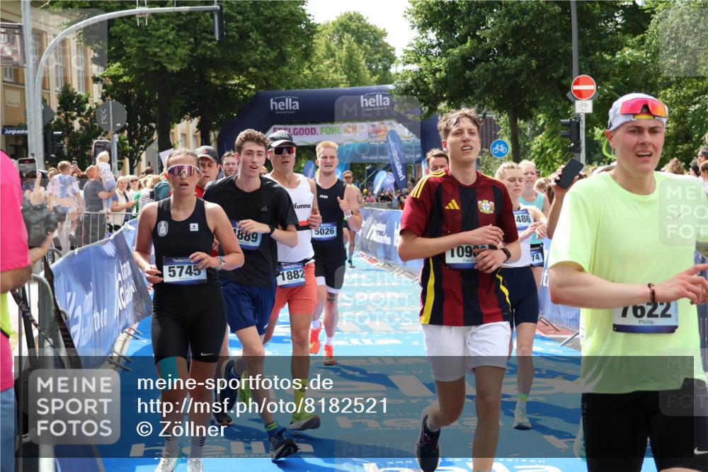 29.06.2025 - hella hamburg halbmarathon Zöllner http://msf.ph/oto/8182521 29.06.2025 10:40:51 Ziel 1631, 1882, 2750, 4634, 4889, 5014, 5026, 5745, 6429, 7080, 7109, 7378, 8074, 8629, 9979, 10369, 10900, 11959, 14092, 14661, 15351, 16201, 16249, 17486 meine-sportfotos.de