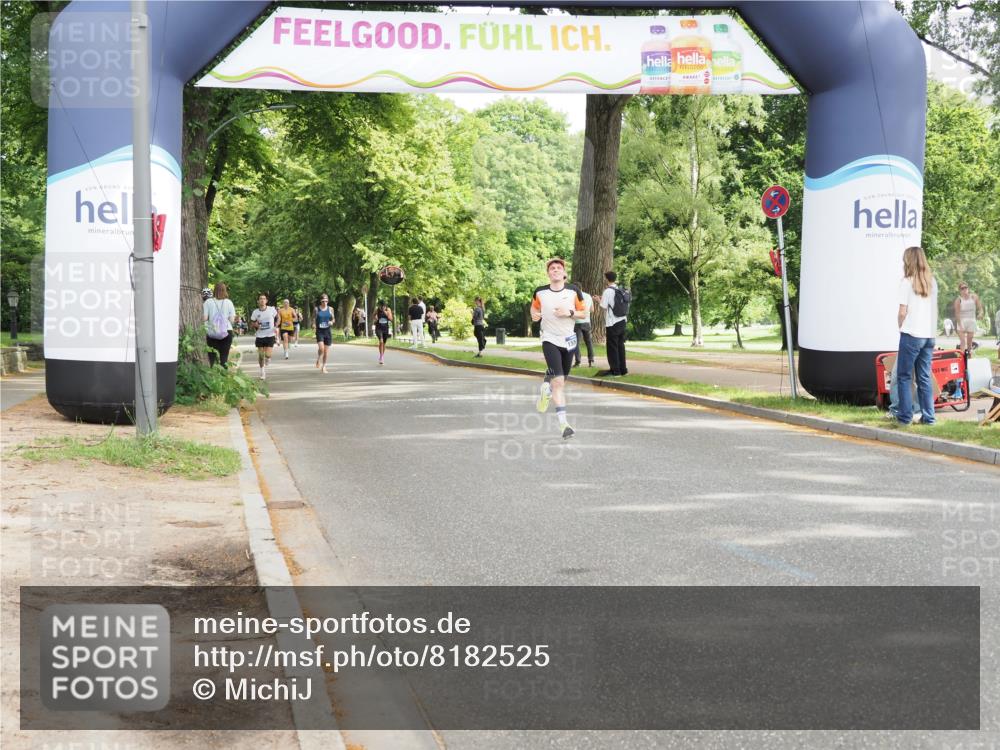29.06.2025 - hella hamburg halbmarathon MichiJ http://msf.ph/oto/8182525 29.06.2025 10:17:36 Zwischen KM18-KM19 1577, 10655, 13956, 15583 meine-sportfotos.de
