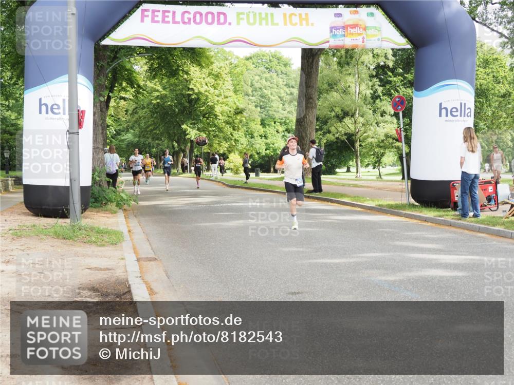 29.06.2025 - hella hamburg halbmarathon MichiJ http://msf.ph/oto/8182543 29.06.2025 10:17:36 Zwischen KM18-KM19 1577, 10655, 13956, 15583 meine-sportfotos.de