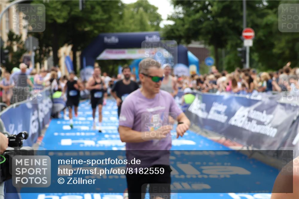 29.06.2025 - hella hamburg halbmarathon Zöllner http://msf.ph/oto/8182559 29.06.2025 10:32:40 Ziel 1707, 1990, 11877, 13961, 14293, 14908, 16619, 18135 meine-sportfotos.de