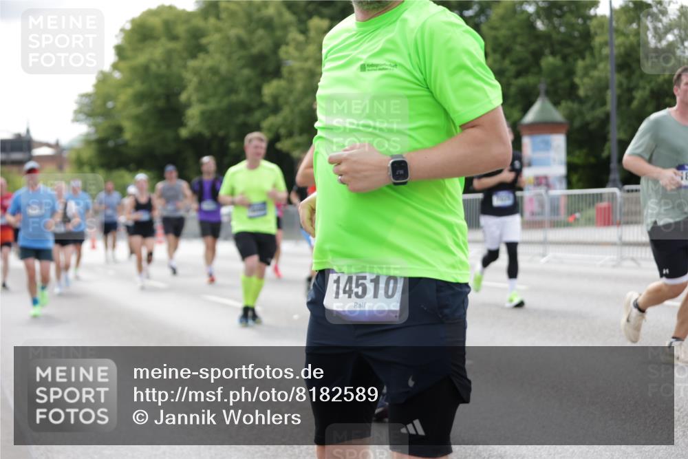 29.06.2025 - hella hamburg halbmarathon Jannik Wohlers http://msf.ph/oto/8182589 29.06.2025 10:23:05 Lombardsbrücke 1048, 1304, 1362, 4391, 4728, 5160, 5406, 6502, 7029, 7820, 10739, 11300, 11798, 11879, 12874, 14265, 14510, 14512, 14821, 15709, 16185, 16251, 17013, 17199, 17719, 18070, 18071, 18089, 18332, 18402, 18818, 18865 meine-sportfotos.de