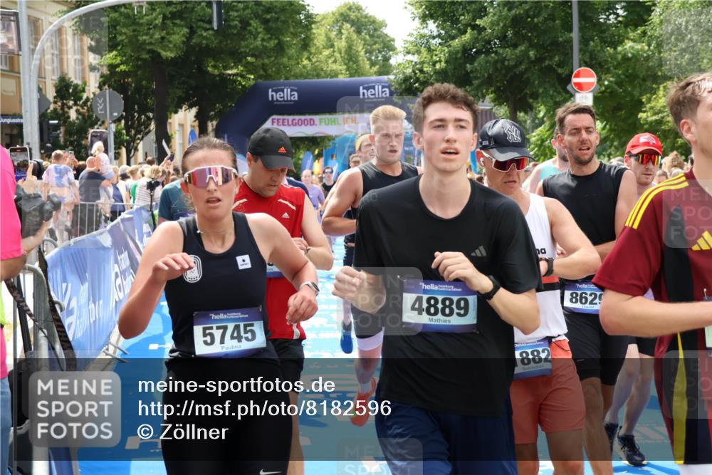 29.06.2025 - hella hamburg halbmarathon Zöllner http://msf.ph/oto/8182596 29.06.2025 10:40:52 Ziel 1631, 1882, 2750, 4634, 4889, 5014, 5026, 5745, 6429, 7080, 7109, 7378, 8074, 8629, 9547, 9979, 10369, 10934, 11959, 14092, 14661, 15351, 16201, 16249, 17486 meine-sportfotos.de