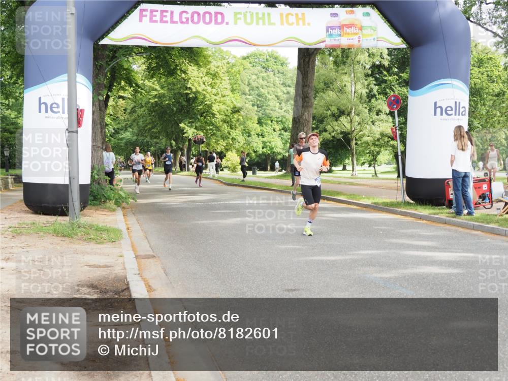 29.06.2025 - hella hamburg halbmarathon MichiJ http://msf.ph/oto/8182601 29.06.2025 10:17:36 Zwischen KM18-KM19 1577, 10655, 13956, 15583 meine-sportfotos.de