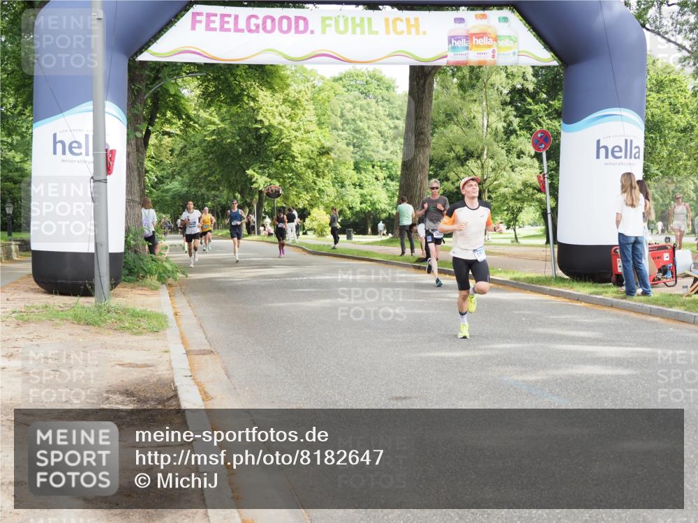 29.06.2025 - hella hamburg halbmarathon MichiJ http://msf.ph/oto/8182647 29.06.2025 10:17:36 Zwischen KM18-KM19 1577, 10655, 13956, 15583 meine-sportfotos.de