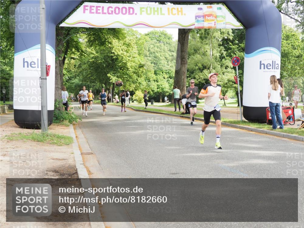 29.06.2025 - hella hamburg halbmarathon MichiJ http://msf.ph/oto/8182660 29.06.2025 10:17:37 Zwischen KM18-KM19 1577, 10655, 13956, 15583 meine-sportfotos.de