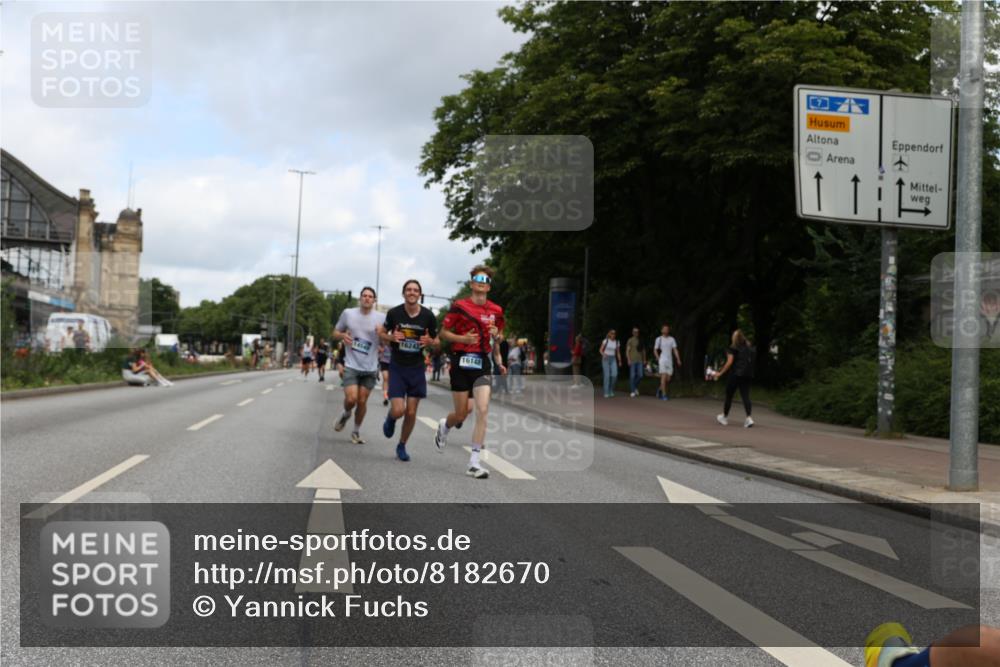 29.06.2025 - hella hamburg halbmarathon Yannick Fuchs http://msf.ph/oto/8182670 29.06.2025 10:28:54 20KM 1080, 1743, 2228, 2879, 3005, 5550, 6305, 7534, 7901, 9345, 9376, 10865, 11019, 12595, 13066, 13493, 13494, 13771, 14448, 14549, 15500, 15902, 16148, 16243, 16417, 17191, 17489, 17751, 17877, 18026, 18099, 18906 meine-sportfotos.de