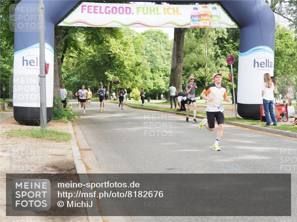 29.06.2025 - hella hamburg halbmarathon MichiJ http://msf.ph/oto/8182676 29.06.2025 10:17:37 Zwischen KM18-KM19 1577, 10655, 13956, 15583 meine-sportfotos.de