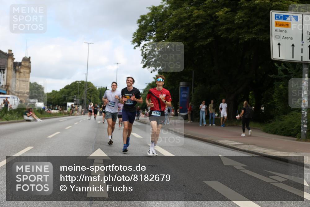 29.06.2025 - hella hamburg halbmarathon Yannick Fuchs http://msf.ph/oto/8182679 29.06.2025 10:28:54 20KM 1080, 1743, 2228, 2879, 3005, 5550, 6305, 7534, 7901, 9345, 9376, 10865, 11019, 12595, 13066, 13493, 13494, 13771, 14448, 14549, 15500, 15902, 16148, 16243, 16417, 17191, 17489, 17751, 17877, 18026, 18099, 18906 meine-sportfotos.de