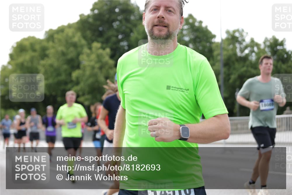 29.06.2025 - hella hamburg halbmarathon Jannik Wohlers http://msf.ph/oto/8182693 29.06.2025 10:23:05 Lombardsbrücke 1048, 1304, 1362, 4391, 4728, 5160, 5406, 6502, 7029, 7820, 10739, 11300, 11798, 11879, 12874, 14265, 14510, 14512, 14821, 15709, 16185, 16251, 17013, 17199, 17719, 18070, 18071, 18089, 18332, 18402, 18818, 18865 meine-sportfotos.de