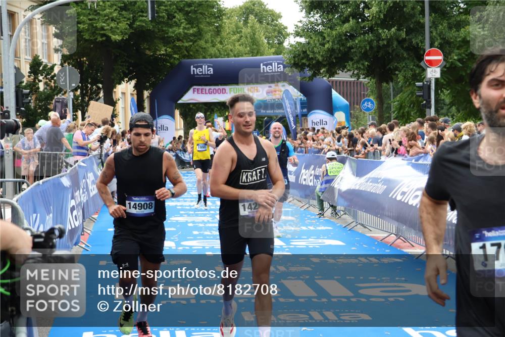 29.06.2025 - hella hamburg halbmarathon Zöllner http://msf.ph/oto/8182708 29.06.2025 10:32:43 Ziel 1990, 7965, 8062, 12987, 13961, 14293, 14908, 16619, 17117, 17151 meine-sportfotos.de