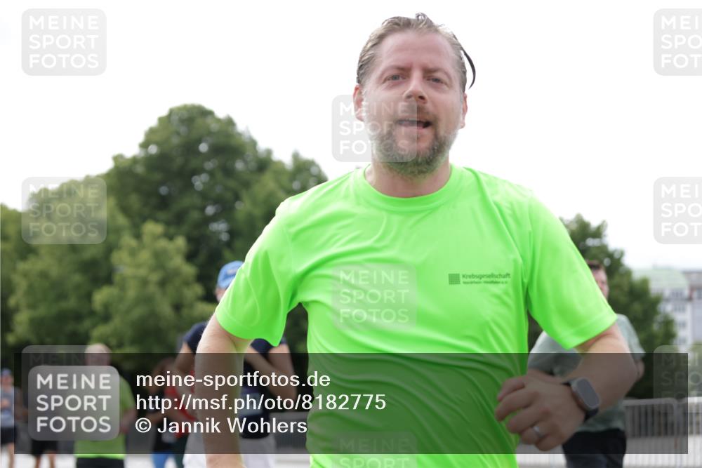 29.06.2025 - hella hamburg halbmarathon Jannik Wohlers http://msf.ph/oto/8182775 29.06.2025 10:23:05 Lombardsbrücke 1048, 1304, 1362, 4391, 4728, 5160, 5406, 6502, 7029, 7820, 10739, 11300, 11798, 11879, 12874, 14265, 14510, 14512, 14821, 15709, 16185, 16251, 17013, 17199, 17719, 18070, 18071, 18089, 18332, 18402, 18818, 18865 meine-sportfotos.de