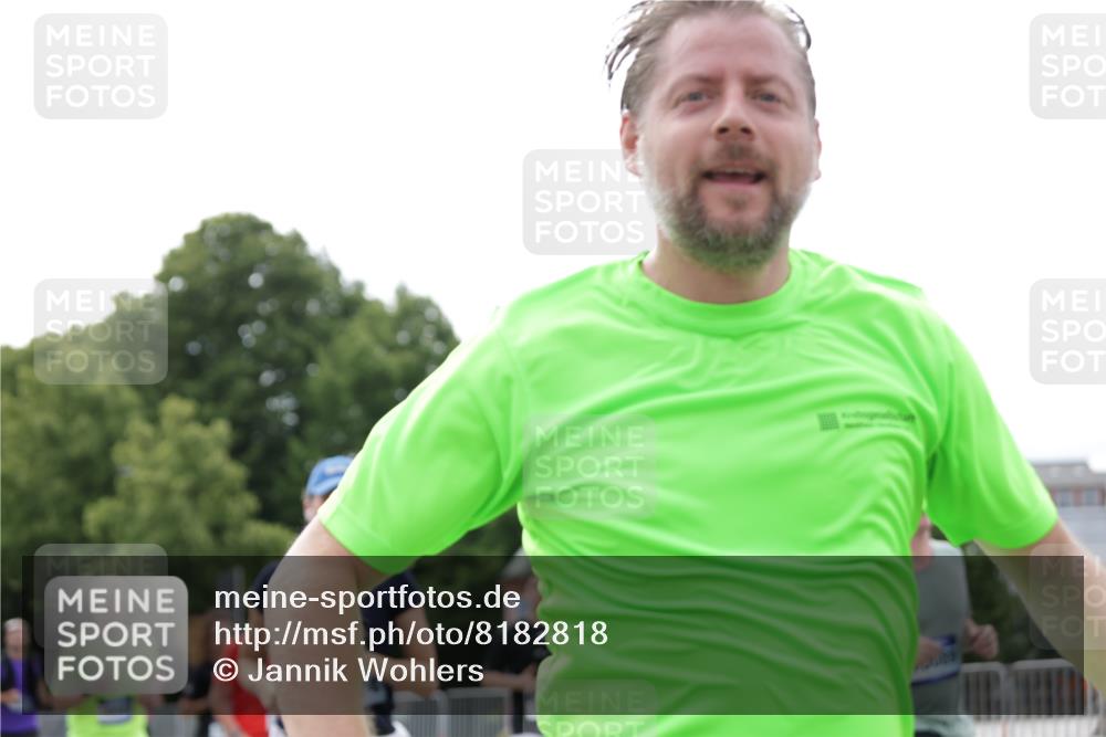 29.06.2025 - hella hamburg halbmarathon Jannik Wohlers http://msf.ph/oto/8182818 29.06.2025 10:23:06 Lombardsbrücke 1048, 1304, 1362, 4391, 4728, 5160, 5406, 7029, 7820, 11300, 11798, 11879, 12874, 14265, 14510, 14512, 14821, 15709, 16185, 16251, 17199, 17719, 18070, 18071, 18089, 18332, 18402, 18818, 18865 meine-sportfotos.de