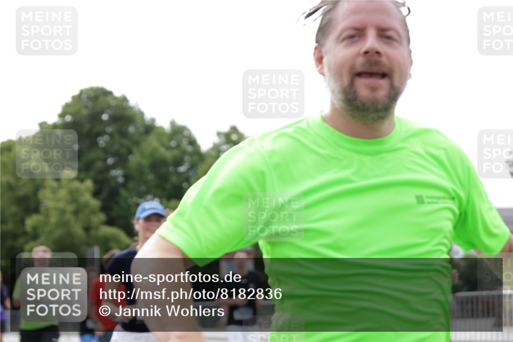 29.06.2025 - hella hamburg halbmarathon Jannik Wohlers http://msf.ph/oto/8182836 29.06.2025 10:23:06 Lombardsbrücke 1048, 1304, 1362, 4391, 4728, 5160, 5406, 7029, 7820, 11300, 11798, 11879, 12874, 14265, 14510, 14512, 14821, 15709, 16185, 16251, 17199, 17719, 18070, 18071, 18089, 18332, 18402, 18818, 18865 meine-sportfotos.de