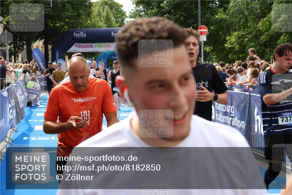 29.06.2025 - hella hamburg halbmarathon Zöllner http://msf.ph/oto/8182850 29.06.2025 10:40:59 Ziel 1677, 7378, 9547, 10369, 10934, 11922, 12088, 12385, 13029, 13158, 14661, 15689, 16347, 17032, 17720, 18173 meine-sportfotos.de