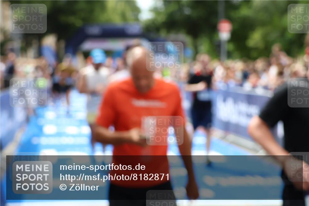 29.06.2025 - hella hamburg halbmarathon Zöllner http://msf.ph/oto/8182871 29.06.2025 10:40:59 Ziel 1677, 7378, 9547, 10369, 10934, 11922, 12088, 12385, 13029, 13158, 14661, 15689, 16347, 17032, 17720, 18173 meine-sportfotos.de