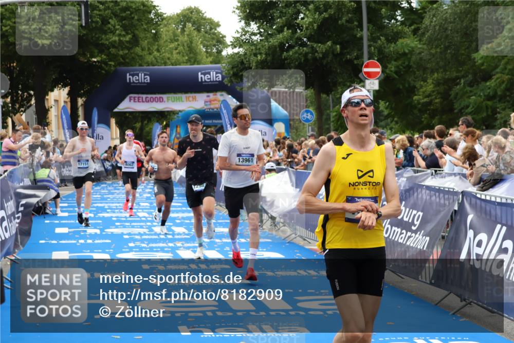 29.06.2025 - hella hamburg halbmarathon Zöllner http://msf.ph/oto/8182909 29.06.2025 10:32:47 Ziel 1990, 7965, 8062, 12987, 13961, 14028, 15054, 17117, 17151 meine-sportfotos.de