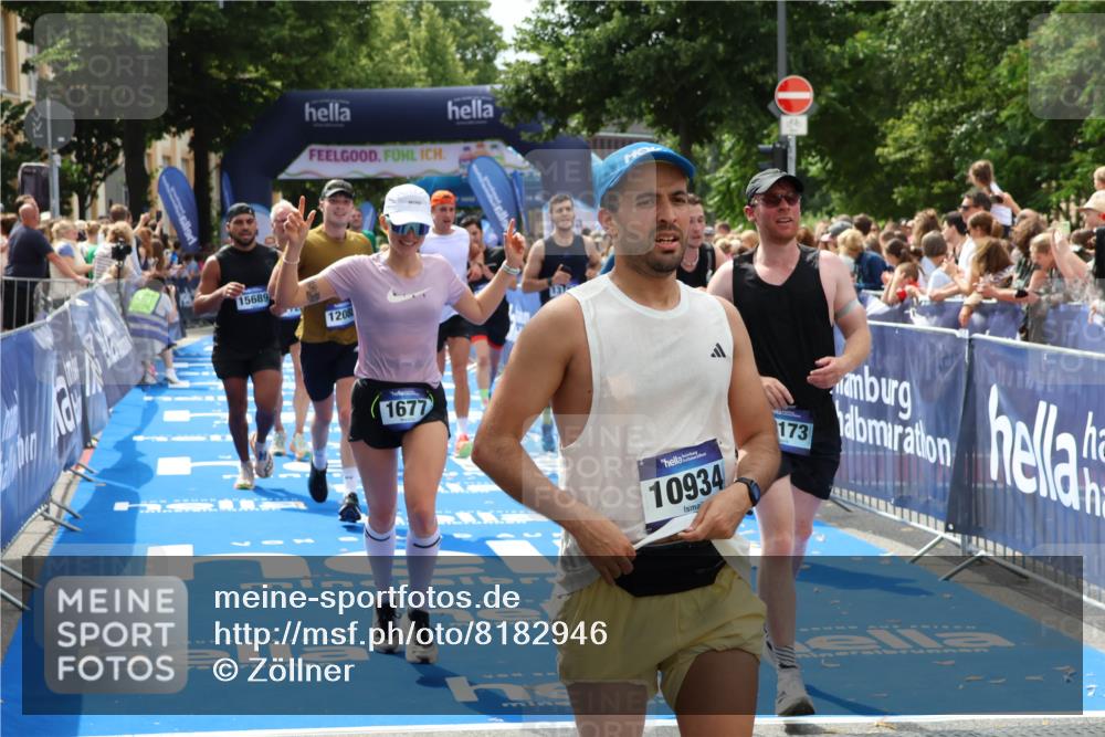 29.06.2025 - hella hamburg halbmarathon Zöllner http://msf.ph/oto/8182946 29.06.2025 10:41:02 Ziel 1677, 2949, 6550, 6683, 9755, 11062, 11922, 12088, 12385, 13029, 13158, 15689, 16347, 17032, 17720, 17971, 18173 meine-sportfotos.de