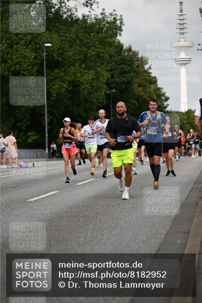 29.06.2025 - hella hamburg halbmarathon Dr. Thomas Lammeyer http://msf.ph/oto/8182952 29.06.2025 10:10:34 Kennedybrücke 1766, 1830, 1936, 1981, 4542, 4550, 4666, 5431, 5951, 8051, 8290, 8744, 8960, 10214, 10736, 10781, 10886 meine-sportfotos.de