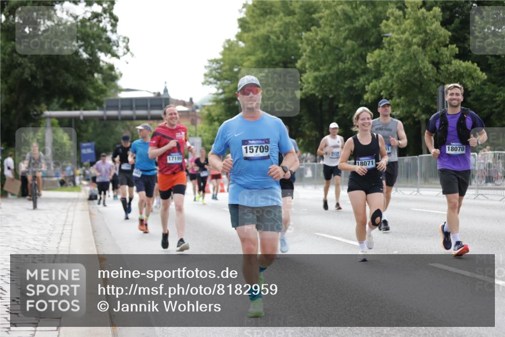 29.06.2025 - hella hamburg halbmarathon Jannik Wohlers http://msf.ph/oto/8182959 29.06.2025 10:23:08 Lombardsbrücke 1048, 1304, 1362, 4391, 4646, 4728, 5160, 5406, 6747, 7029, 7820, 9715, 11300, 11793, 11879, 12874, 14265, 14510, 14512, 15709, 16185, 16251, 16331, 17199, 18070, 18071, 18089, 18332, 18402, 18818, 18865 meine-sportfotos.de