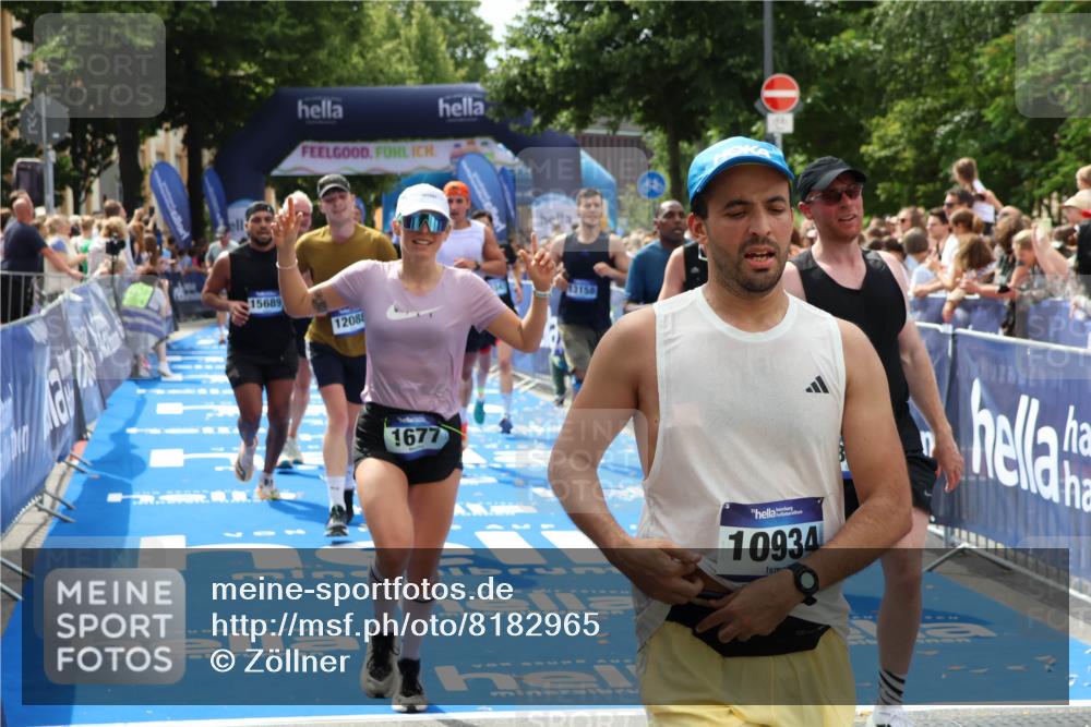 29.06.2025 - hella hamburg halbmarathon Zöllner http://msf.ph/oto/8182965 29.06.2025 10:41:02 Ziel 1677, 2949, 6550, 6683, 9755, 11062, 11922, 12088, 12385, 13029, 13158, 15689, 16347, 17032, 17720, 17971, 18173 meine-sportfotos.de