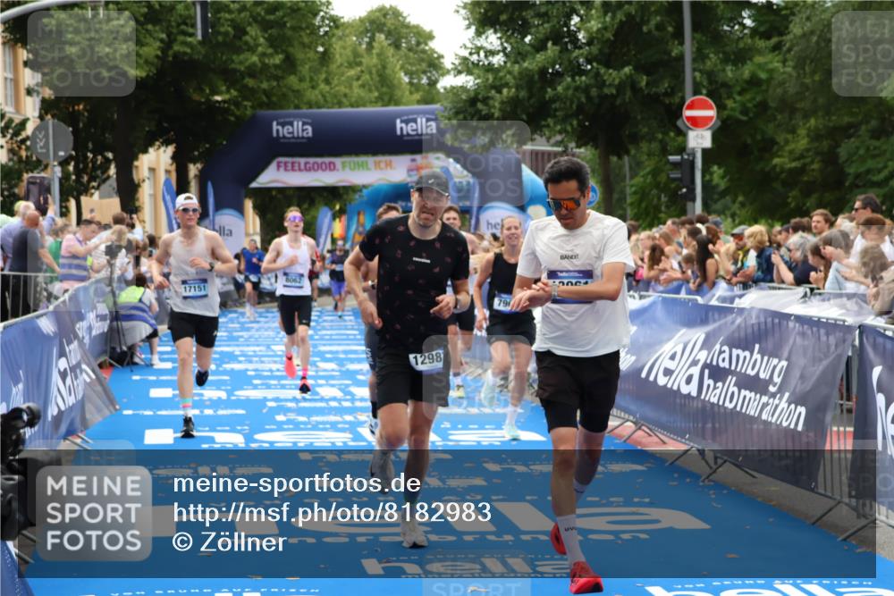 29.06.2025 - hella hamburg halbmarathon Zöllner http://msf.ph/oto/8182983 29.06.2025 10:32:48 Ziel 7965, 8062, 12987, 13686, 13961, 14028, 15054, 17117, 17151 meine-sportfotos.de