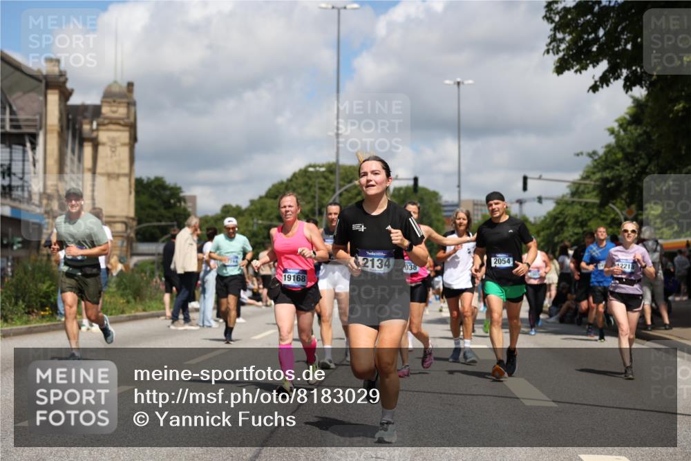 29.06.2025 - hella hamburg halbmarathon Yannick Fuchs http://msf.ph/oto/8183029 29.06.2025 11:38:54 20KM 1879, 1961, 2038, 2054, 2134, 2313, 2766, 2976, 3808, 4245, 4483, 4972, 5059, 5224, 5268, 5300, 6153, 7303, 7431, 7927, 7983, 8243, 8967, 9978, 10001, 10644, 10888, 10901, 11244, 11464, 12218, 12343, 12439, 12903, 12904, 13861, 13877, 13903, 14002, 14127, 14405, 14937, 15030, 15762, 15852, 15933, 15953, 16232, 16297, 16837, 16955, 17339, 17547, 17744, 17868, 18283, 19168 meine-sportfotos.de