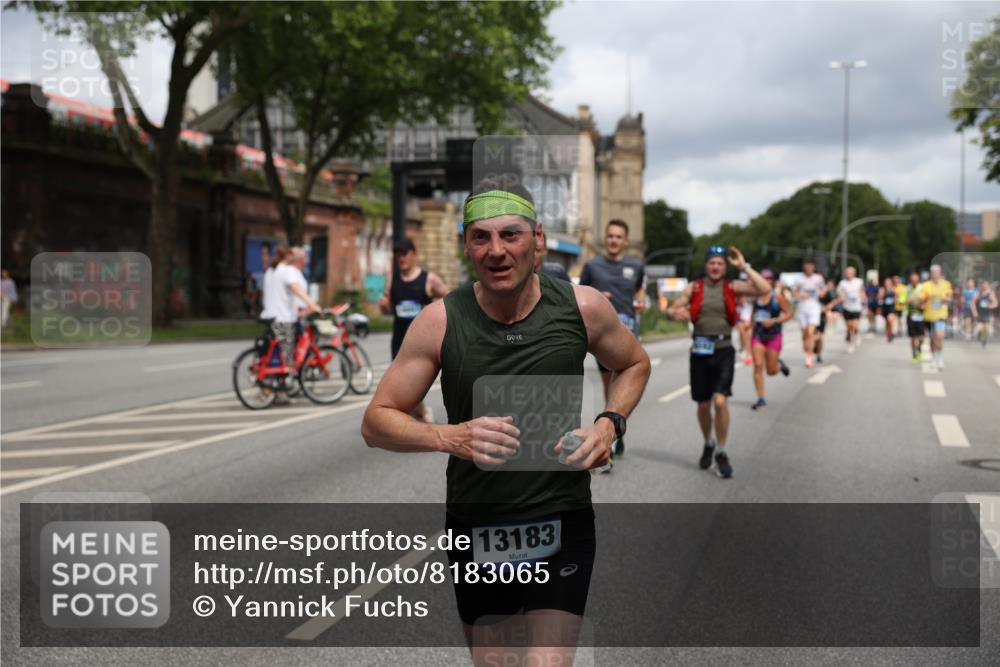 29.06.2025 - hella hamburg halbmarathon Yannick Fuchs http://msf.ph/oto/8183065 29.06.2025 10:43:17 20KM 1094, 1342, 1381, 1452, 1476, 2260, 2592, 2596, 2706, 3060, 3985, 4183, 4185, 4847, 4890, 5705, 6158, 6389, 7067, 8302, 8821, 9038, 9213, 9348, 9649, 9661, 9695, 10053, 10184, 10859, 10860, 11340, 11519, 11579, 11679, 11779, 12094, 12421, 12533, 12690, 13009, 13183, 13233, 13269, 13450, 13688, 13962, 14033, 15384, 15422, 15857, 15894, 16369, 16592, 16627, 17173, 17395, 17632, 17745, 17855, 18598, 18842, 18873, 18887 meine-sportfotos.de