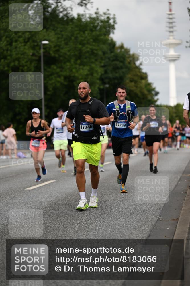 29.06.2025 - hella hamburg halbmarathon Dr. Thomas Lammeyer http://msf.ph/oto/8183066 29.06.2025 10:10:35 Kennedybrücke 1766, 1830, 1936, 1981, 4542, 4550, 4666, 5431, 5951, 8051, 8290, 8744, 8960, 10214, 10736, 10886 meine-sportfotos.de