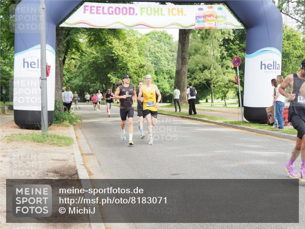 29.06.2025 - hella hamburg halbmarathon MichiJ http://msf.ph/oto/8183071 29.06.2025 10:17:44 Zwischen KM18-KM19 1122, 2604, 12529, 15576, 15583, 17354, 19042 meine-sportfotos.de