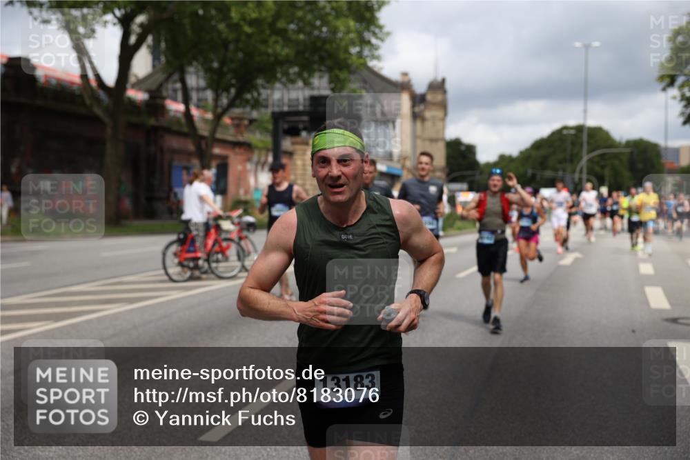 29.06.2025 - hella hamburg halbmarathon Yannick Fuchs http://msf.ph/oto/8183076 29.06.2025 10:43:17 20KM 1094, 1342, 1381, 1452, 1476, 2260, 2592, 2596, 2706, 3060, 3985, 4183, 4185, 4847, 4890, 5705, 6158, 6389, 7067, 8302, 8821, 9038, 9213, 9348, 9649, 9661, 9695, 10053, 10184, 10859, 10860, 11340, 11519, 11579, 11679, 11779, 12094, 12421, 12533, 12690, 13009, 13183, 13233, 13269, 13450, 13688, 13962, 14033, 15384, 15422, 15857, 15894, 16369, 16592, 16627, 17173, 17395, 17632, 17745, 17855, 18598, 18842, 18873, 18887 meine-sportfotos.de