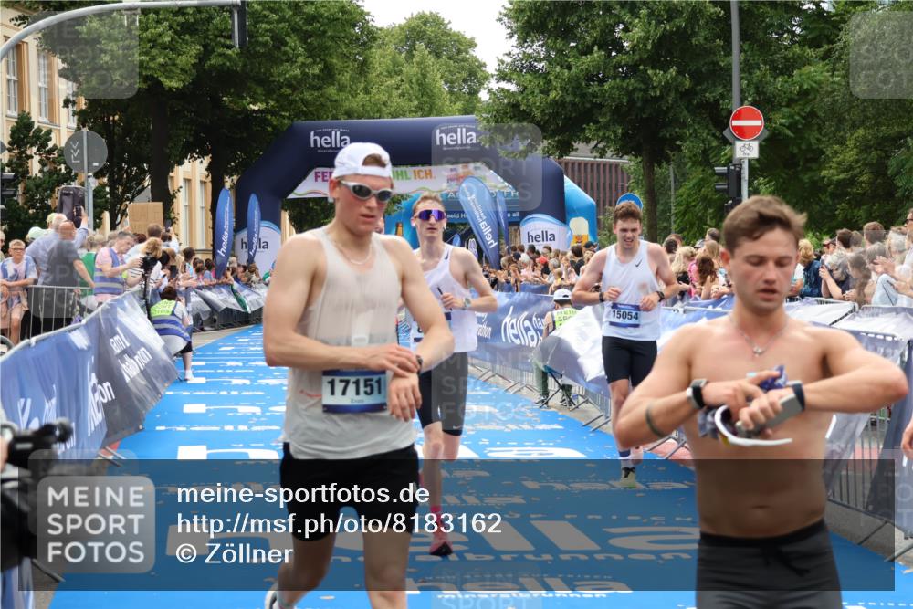 29.06.2025 - hella hamburg halbmarathon Zöllner http://msf.ph/oto/8183162 29.06.2025 10:32:51 Ziel 6358, 7965, 8062, 13686, 14028, 15054, 16425, 17151, 18687 meine-sportfotos.de