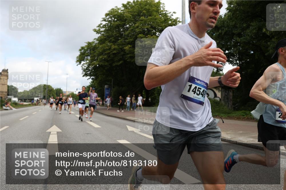 29.06.2025 - hella hamburg halbmarathon Yannick Fuchs http://msf.ph/oto/8183180 29.06.2025 10:28:57 20KM 1080, 1743, 2228, 2879, 3005, 5550, 6305, 7534, 7884, 7901, 9345, 9376, 9519, 10865, 11019, 11202, 13066, 13493, 13494, 13771, 14448, 14549, 15500, 15902, 16148, 16243, 16417, 17489, 17751, 17877, 18026, 18099, 18906 meine-sportfotos.de