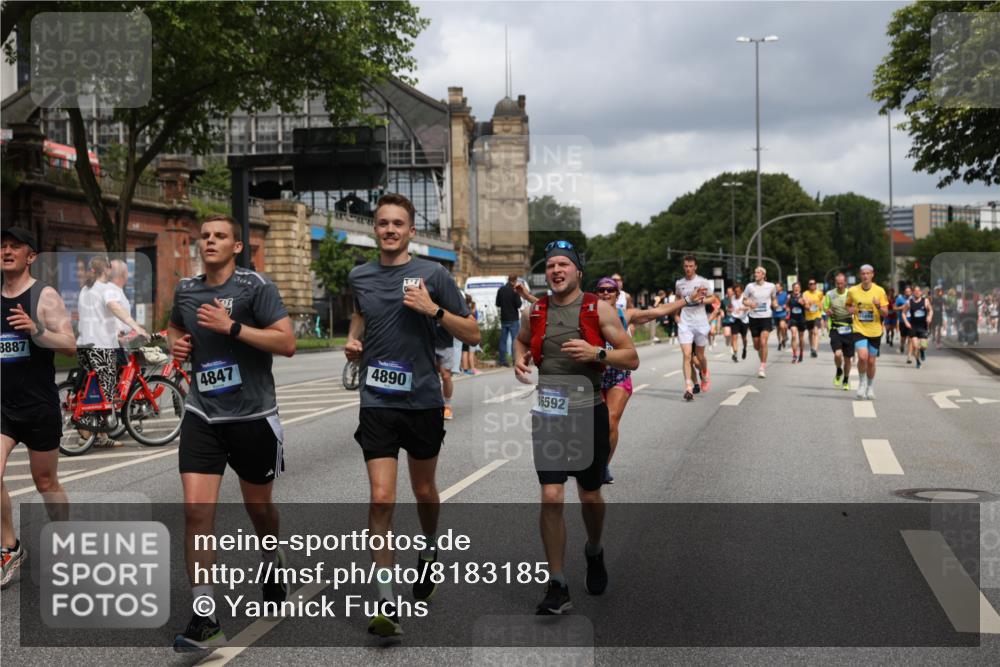 29.06.2025 - hella hamburg halbmarathon Yannick Fuchs http://msf.ph/oto/8183185 29.06.2025 10:43:18 20KM 1094, 1342, 1381, 1452, 1476, 2260, 2592, 2596, 2706, 3060, 3985, 4183, 4185, 4847, 4890, 5705, 6158, 6389, 7067, 7297, 8302, 8821, 9038, 9213, 9348, 9649, 9661, 9695, 10053, 10184, 10859, 10860, 11340, 11519, 11579, 11679, 11779, 12094, 12421, 12533, 13009, 13183, 13233, 13269, 13450, 13688, 13962, 14033, 15384, 15422, 15857, 15894, 16369, 16592, 16627, 17173, 17632, 17745, 17855, 18598, 18842, 18873, 18887 meine-sportfotos.de