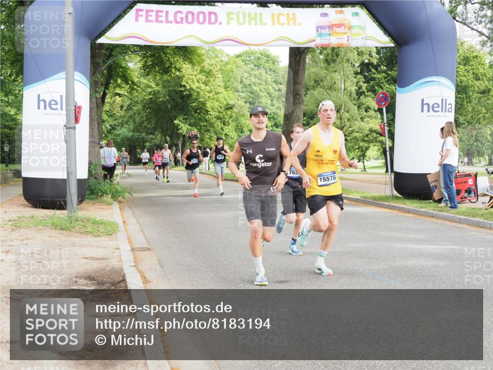 29.06.2025 - hella hamburg halbmarathon MichiJ http://msf.ph/oto/8183194 29.06.2025 10:17:45 Zwischen KM18-KM19 1122, 2604, 7651, 12529, 15576, 17354, 19042 meine-sportfotos.de