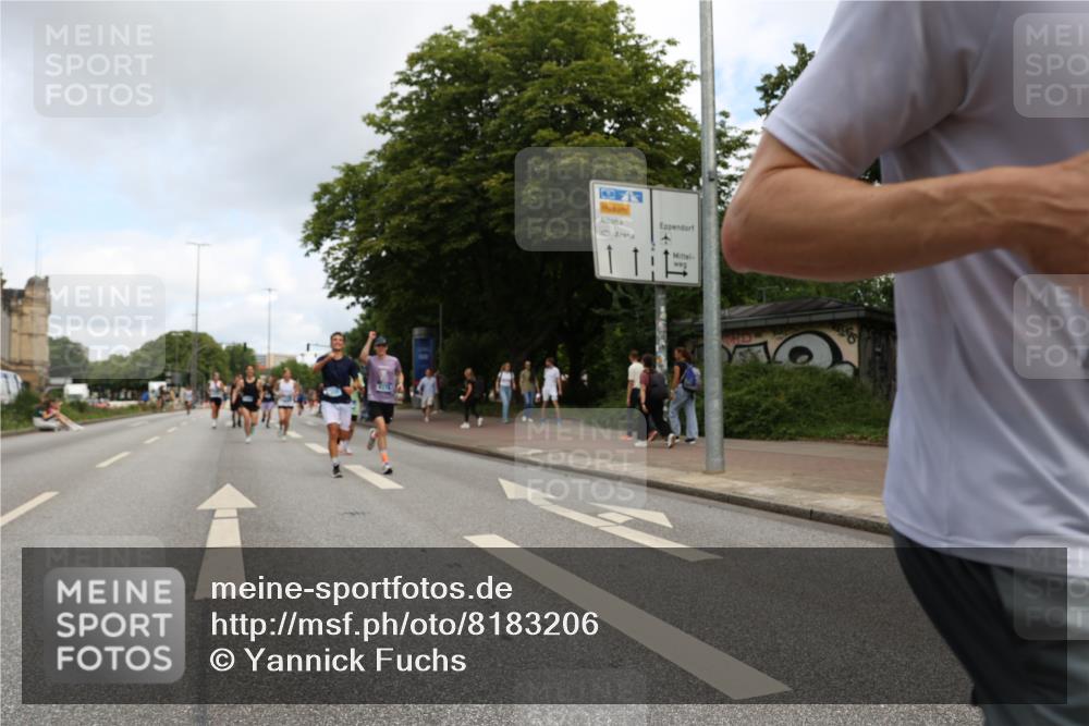 29.06.2025 - hella hamburg halbmarathon Yannick Fuchs http://msf.ph/oto/8183206 29.06.2025 10:28:57 20KM 1080, 1743, 2228, 2879, 3005, 5550, 6305, 7534, 7884, 7901, 9345, 9376, 9519, 10865, 11019, 11202, 13066, 13493, 13494, 13771, 14448, 14549, 15500, 15902, 16148, 16243, 16417, 17489, 17751, 17877, 18026, 18099, 18906 meine-sportfotos.de