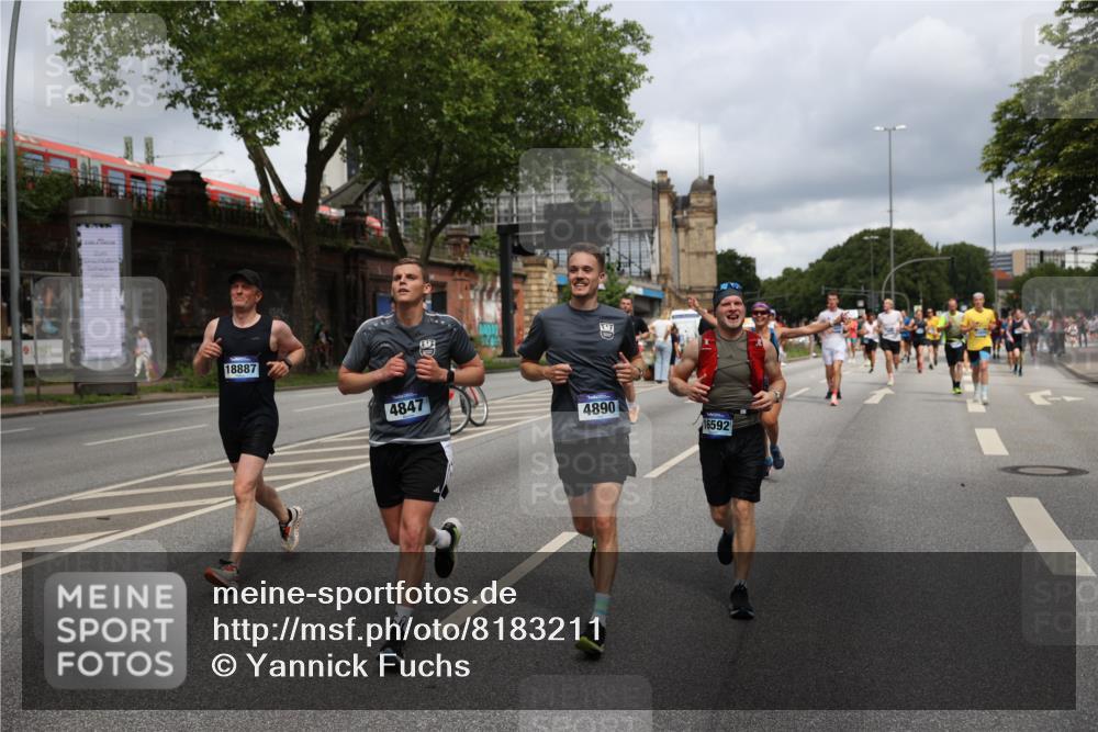 29.06.2025 - hella hamburg halbmarathon Yannick Fuchs http://msf.ph/oto/8183211 29.06.2025 10:43:19 20KM 1094, 1342, 1381, 1452, 1476, 2260, 2592, 2596, 2706, 3060, 3985, 4183, 4185, 4847, 4890, 5705, 6158, 6389, 7067, 7297, 8112, 8302, 8821, 9038, 9213, 9649, 9661, 9695, 10053, 10184, 10859, 10860, 11340, 11519, 11579, 11679, 11779, 11977, 12094, 12421, 12533, 13009, 13183, 13233, 13269, 13450, 13688, 15384, 15422, 15857, 15894, 16369, 16592, 16627, 17173, 17632, 17745, 18598, 18842, 18873, 18887 meine-sportfotos.de