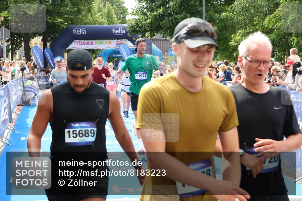 29.06.2025 - hella hamburg halbmarathon Zöllner http://msf.ph/oto/8183223 29.06.2025 10:41:06 Ziel 1136, 2568, 2949, 4871, 6550, 6683, 9358, 9755, 9815, 11062, 11922, 13268, 17100, 17620, 17971, 18045, 18049 meine-sportfotos.de