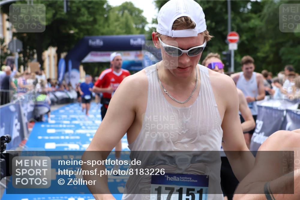 29.06.2025 - hella hamburg halbmarathon Zöllner http://msf.ph/oto/8183226 29.06.2025 10:32:52 Ziel 4749, 6358, 8062, 10453, 13686, 14028, 15054, 16425, 18687 meine-sportfotos.de