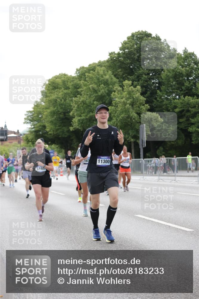 29.06.2025 - hella hamburg halbmarathon Jannik Wohlers http://msf.ph/oto/8183233 29.06.2025 10:23:15 Lombardsbrücke 1048, 1304, 2125, 4391, 4646, 5160, 5406, 6747, 7029, 8031, 8181, 8676, 9715, 10649, 11300, 11454, 11793, 12874, 13149, 14512, 14521, 15709, 15739, 15853, 16185, 16251, 16331, 17199, 17385, 18070, 18071, 18089, 18314, 18402, 18818, 18865 meine-sportfotos.de
