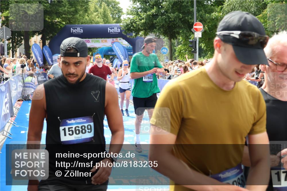 29.06.2025 - hella hamburg halbmarathon Zöllner http://msf.ph/oto/8183235 29.06.2025 10:41:06 Ziel 1136, 2568, 2949, 4871, 6550, 6683, 9358, 9755, 9815, 11062, 11922, 13268, 17100, 17620, 17971, 18045, 18049 meine-sportfotos.de