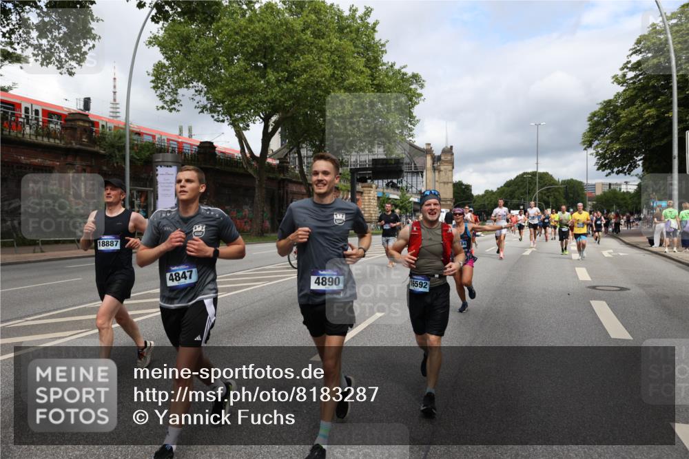 29.06.2025 - hella hamburg halbmarathon Yannick Fuchs http://msf.ph/oto/8183287 29.06.2025 10:43:20 20KM 1094, 1342, 1381, 1452, 1476, 2260, 2592, 2596, 2706, 2889, 3060, 3985, 4183, 4185, 4847, 4890, 5705, 6158, 7067, 7297, 8112, 8302, 8821, 9038, 9126, 9213, 9649, 9661, 9695, 10053, 10184, 10859, 10860, 11340, 11519, 11579, 11679, 11779, 11977, 12094, 12421, 12533, 13009, 13183, 13233, 13269, 13450, 13688, 15384, 15422, 15857, 15894, 16114, 16369, 16592, 16627, 17173, 17632, 18598, 18842, 18873, 18887 meine-sportfotos.de