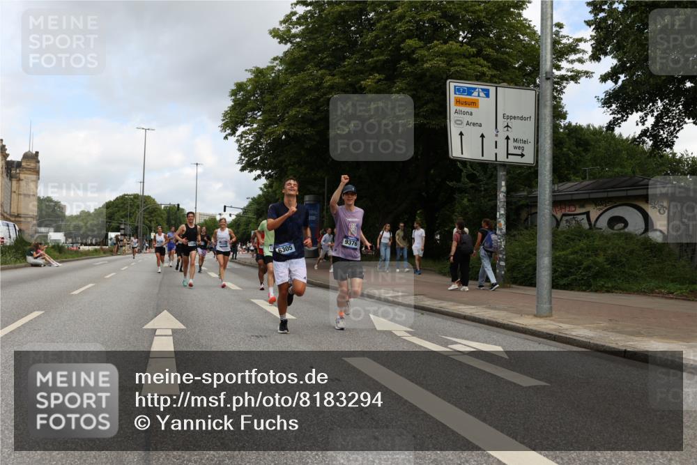 29.06.2025 - hella hamburg halbmarathon Yannick Fuchs http://msf.ph/oto/8183294 29.06.2025 10:28:58 20KM 1080, 1743, 2228, 2879, 3005, 5550, 6305, 7534, 7884, 7901, 9345, 9376, 9519, 10865, 11019, 11202, 13066, 13493, 13494, 13771, 14448, 14549, 15500, 15902, 16148, 16243, 16417, 17489, 17751, 17877, 18026, 18099, 18906 meine-sportfotos.de