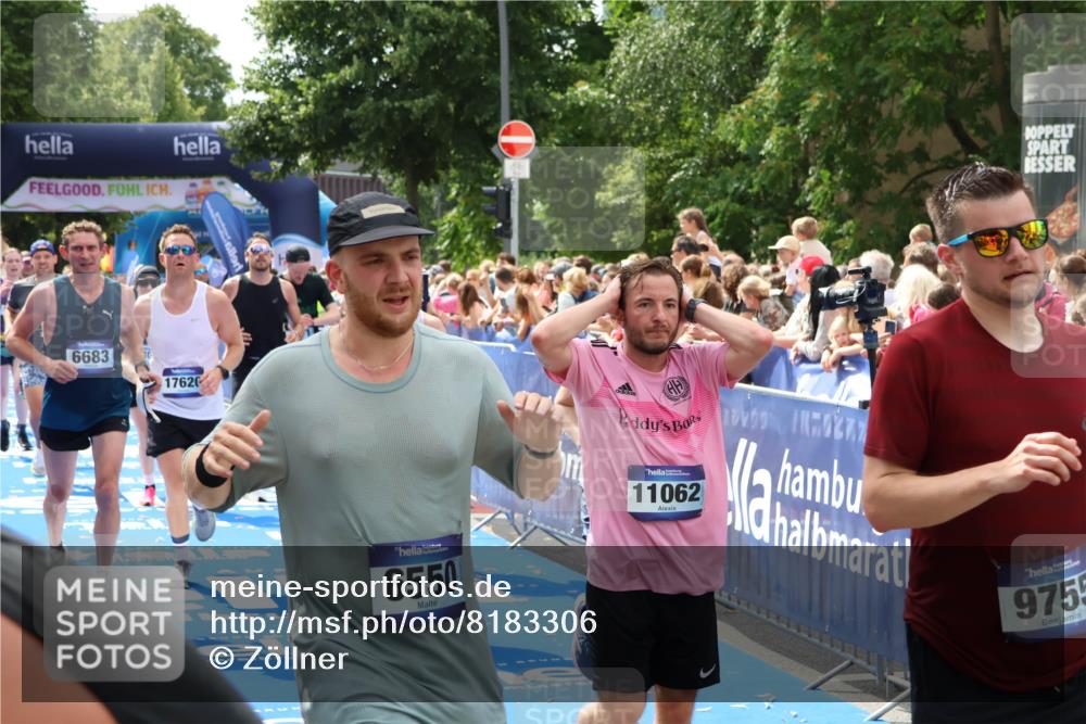 29.06.2025 - hella hamburg halbmarathon Zöllner http://msf.ph/oto/8183306 29.06.2025 10:41:10 Ziel 1136, 2568, 2949, 3618, 4380, 4871, 5709, 6683, 8122, 9358, 9659, 9815, 13268, 17100, 17620, 17971, 18045, 18049 meine-sportfotos.de