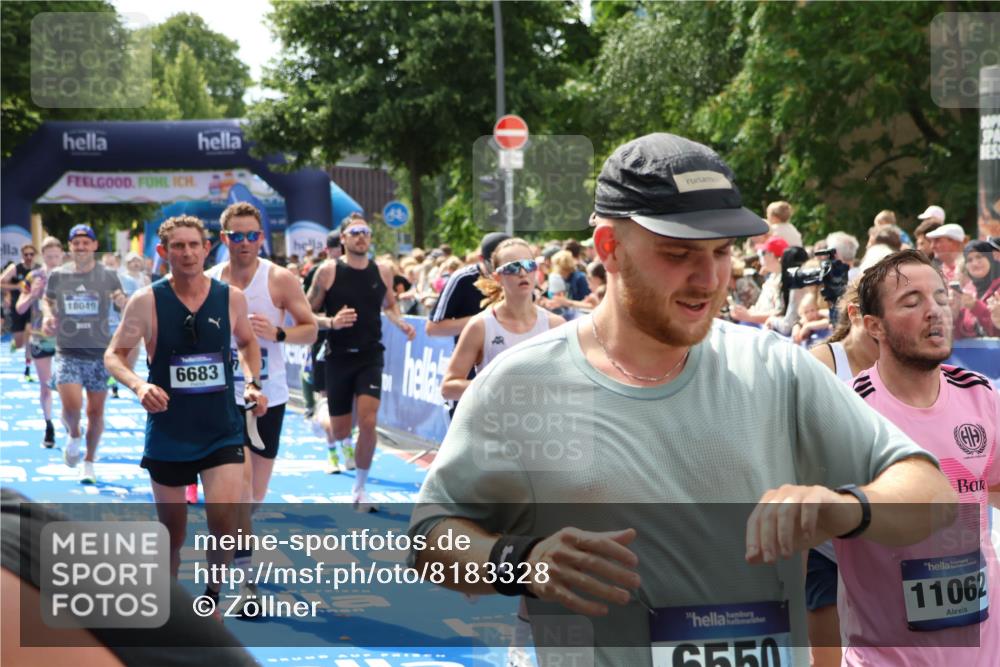 29.06.2025 - hella hamburg halbmarathon Zöllner http://msf.ph/oto/8183328 29.06.2025 10:41:10 Ziel 1136, 2568, 2949, 3618, 4380, 4871, 5709, 6683, 8122, 9358, 9659, 9815, 13268, 17100, 17620, 17971, 18045, 18049 meine-sportfotos.de