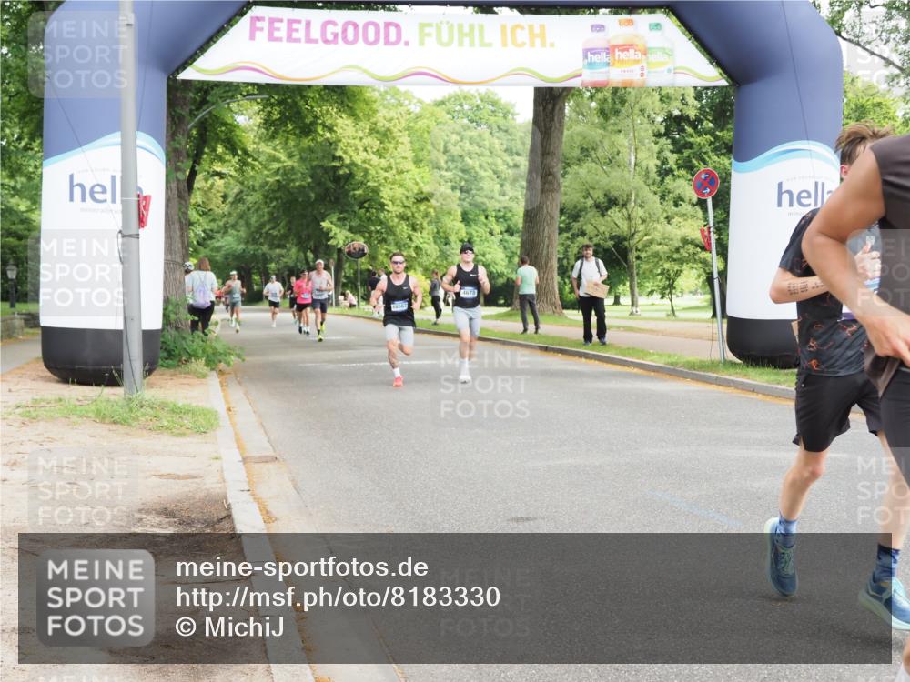 29.06.2025 - hella hamburg halbmarathon MichiJ http://msf.ph/oto/8183330 29.06.2025 10:17:46 Zwischen KM18-KM19 1122, 2604, 7651, 12529, 15576, 17354, 19042 meine-sportfotos.de