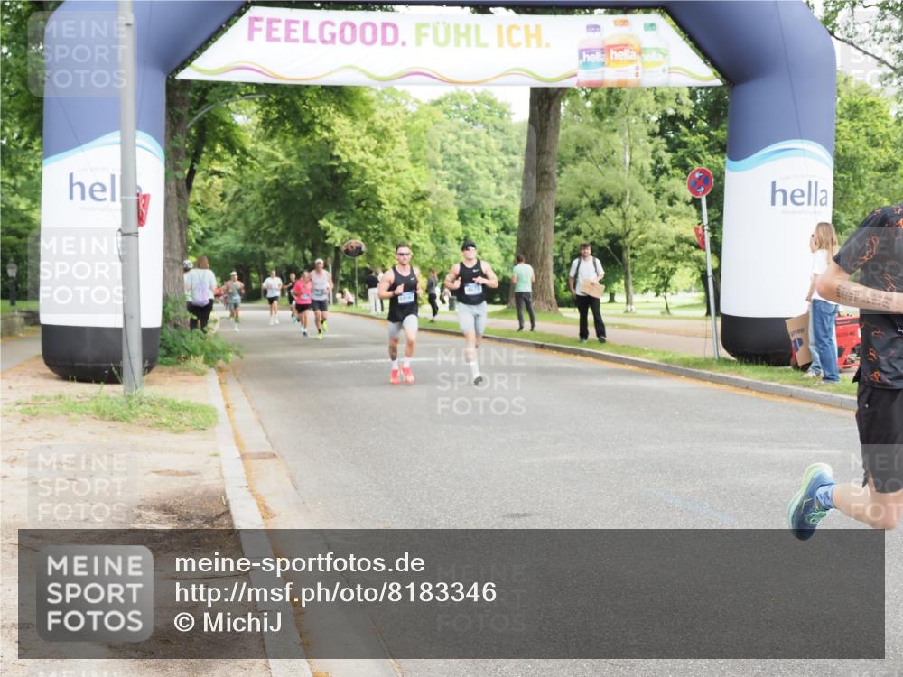 29.06.2025 - hella hamburg halbmarathon MichiJ http://msf.ph/oto/8183346 29.06.2025 10:17:46 Zwischen KM18-KM19 1122, 2604, 7651, 12529, 15576, 17354, 19042 meine-sportfotos.de