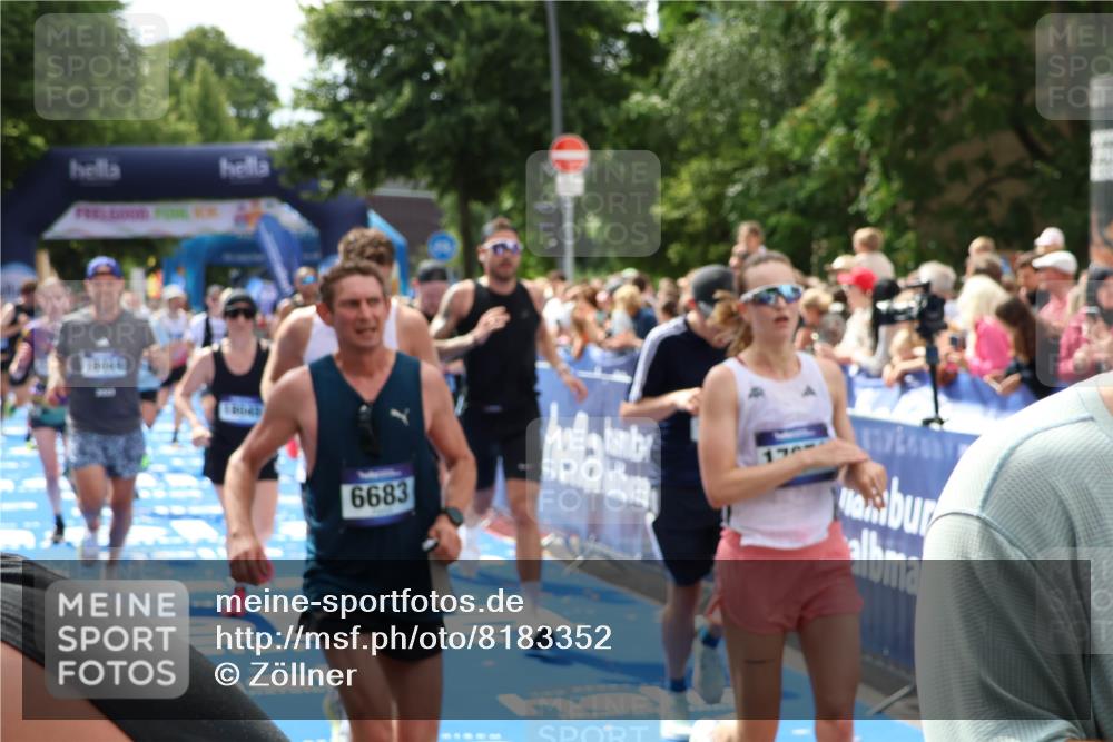 29.06.2025 - hella hamburg halbmarathon Zöllner http://msf.ph/oto/8183352 29.06.2025 10:41:11 Ziel 1136, 2568, 3332, 3618, 4380, 4871, 5709, 6683, 8122, 9358, 9659, 9815, 12895, 13268, 17100, 17620, 17971, 18045, 18049 meine-sportfotos.de